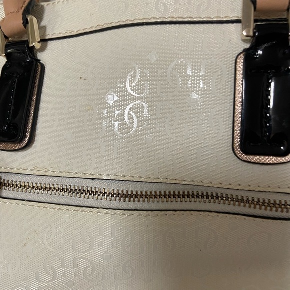 Guess purse cream w black flowers useful but well loved $49 - Picture 11 of 13